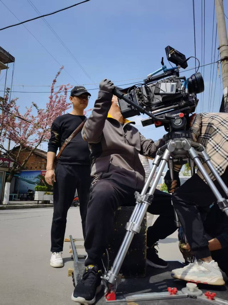 左贡县广告片拍摄：快消品牌爆款之选，网感内容适配社媒传播！